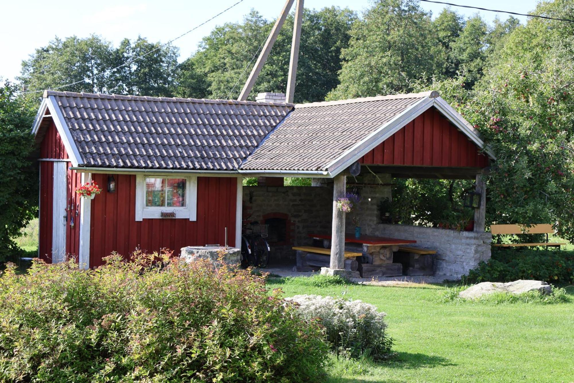Maison d'hôtes Leesi Puhkemaja Extérieur photo