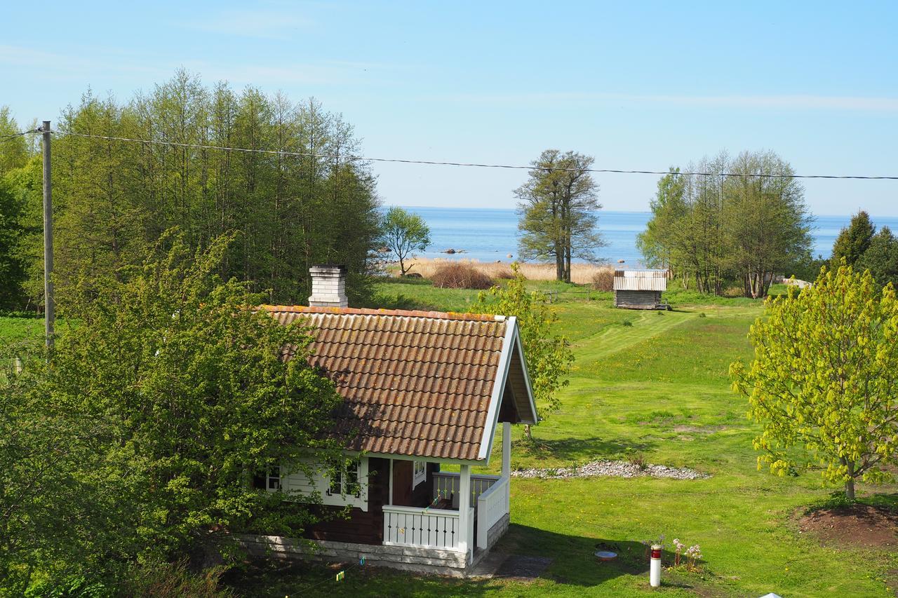 Maison d'hôtes Leesi Puhkemaja Extérieur photo
